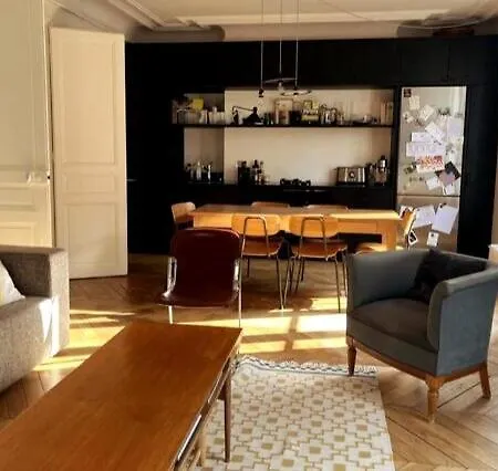 Apartment 2 Steps From Place Pigalle - 6 People Paris