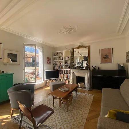Apartment 2 Steps From Place Pigalle - 6 People Paris